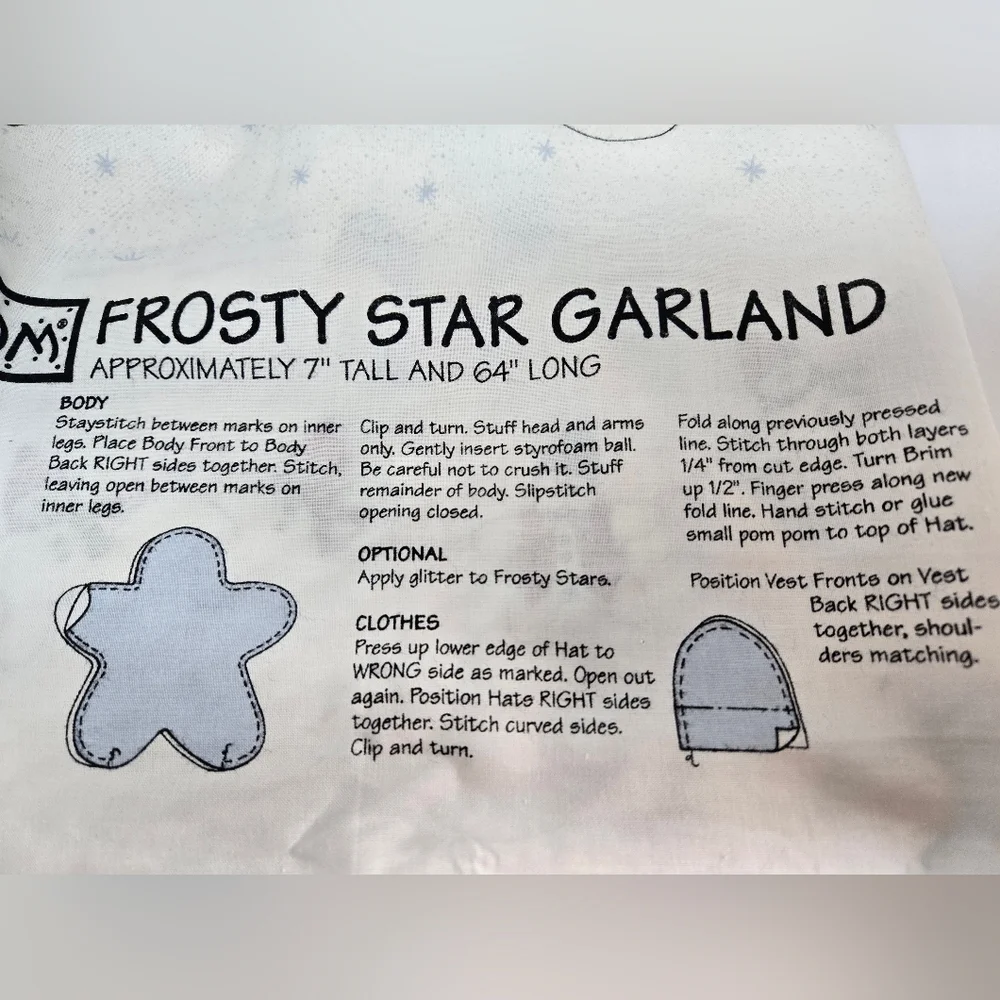 NOS Daisy Kingdom Frosty Star Garland Pattern Fabric Holiday Christmas